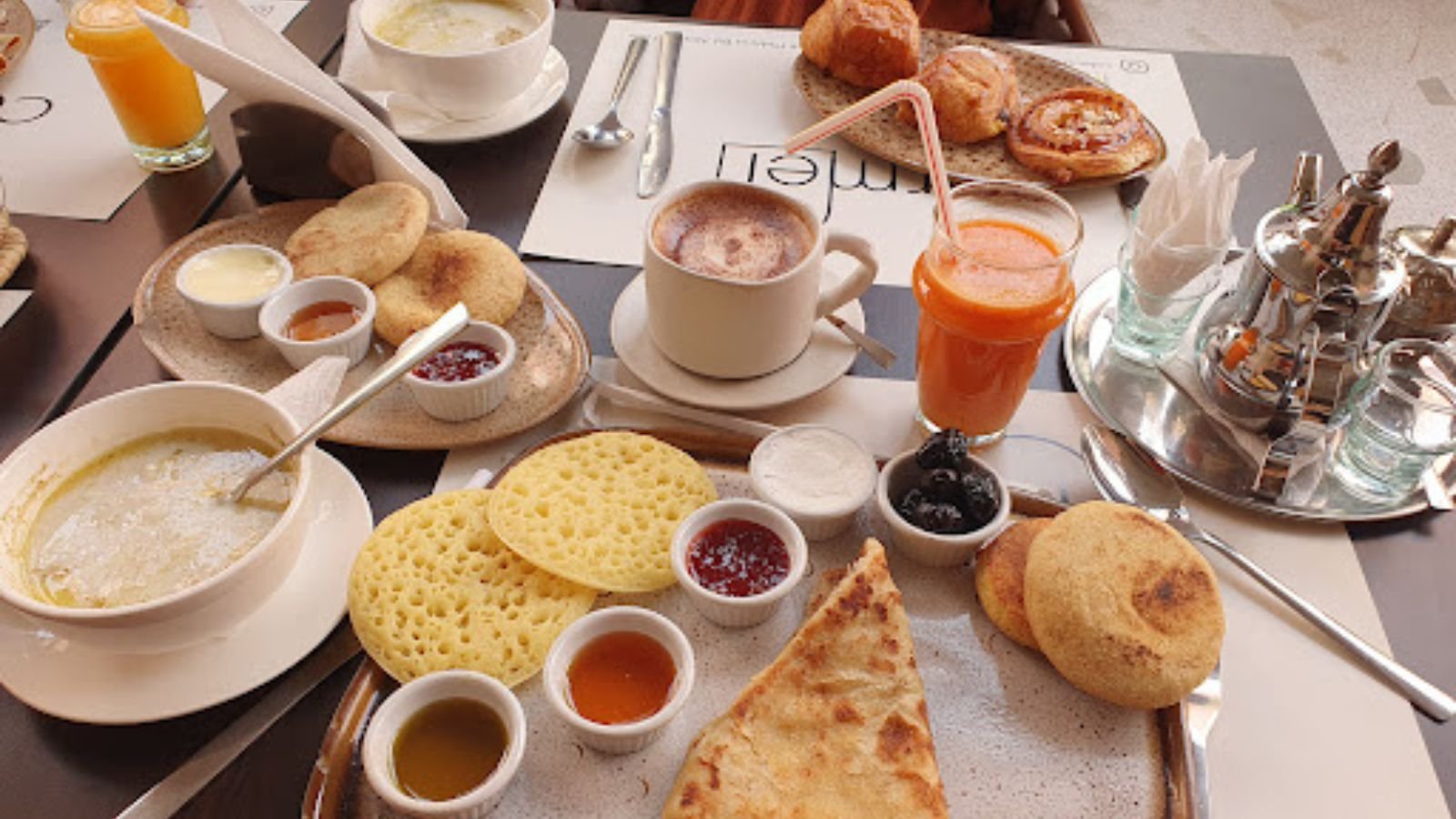 Best Cafes to Try Moroccan Pastries and Tea